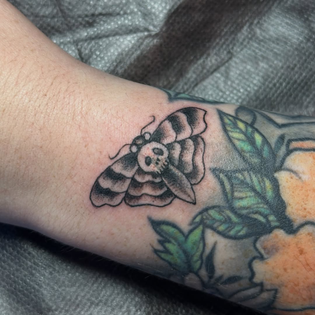 Tattoo by @leahjoytat2 โ american_traditional, illustrative