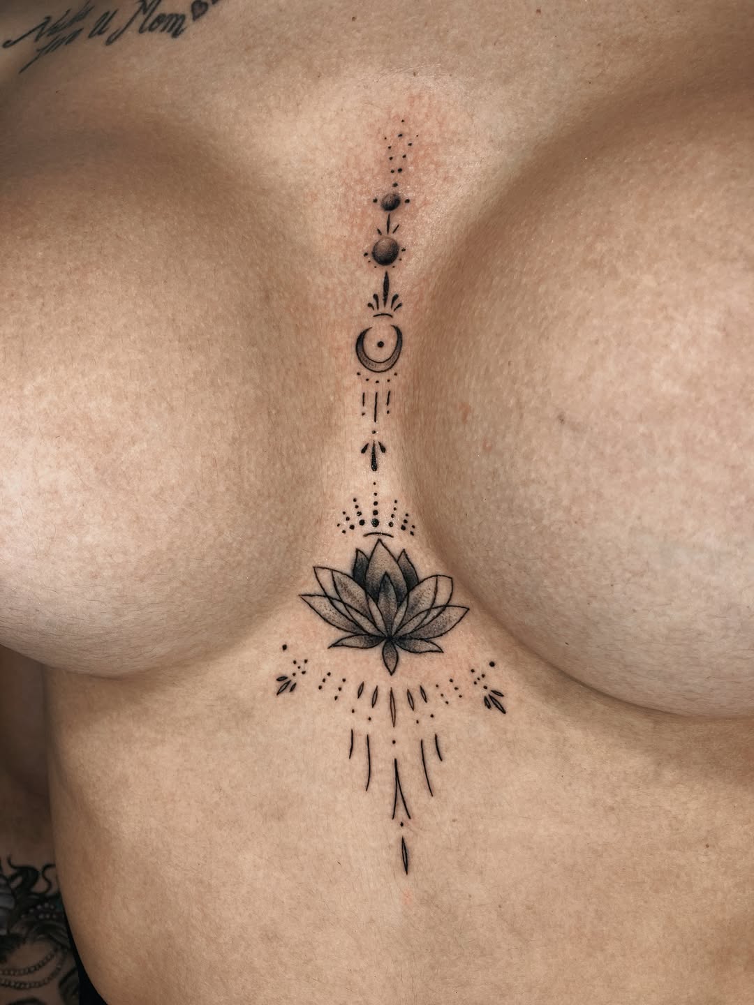 Tattoo by @hawk_tattoo_line — fine_line, geometric