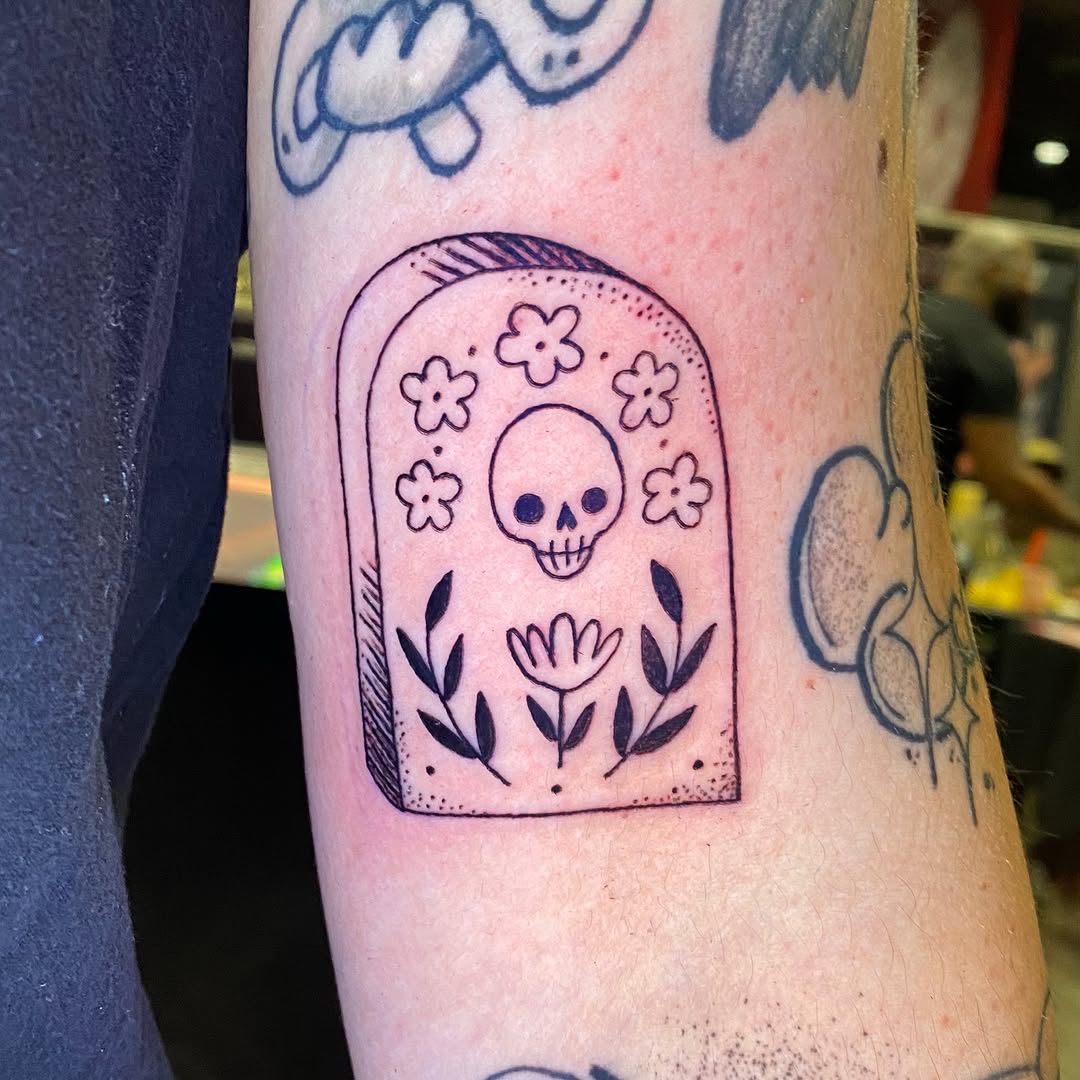 Tattoo by @axelhoney — blackwork, ignorant