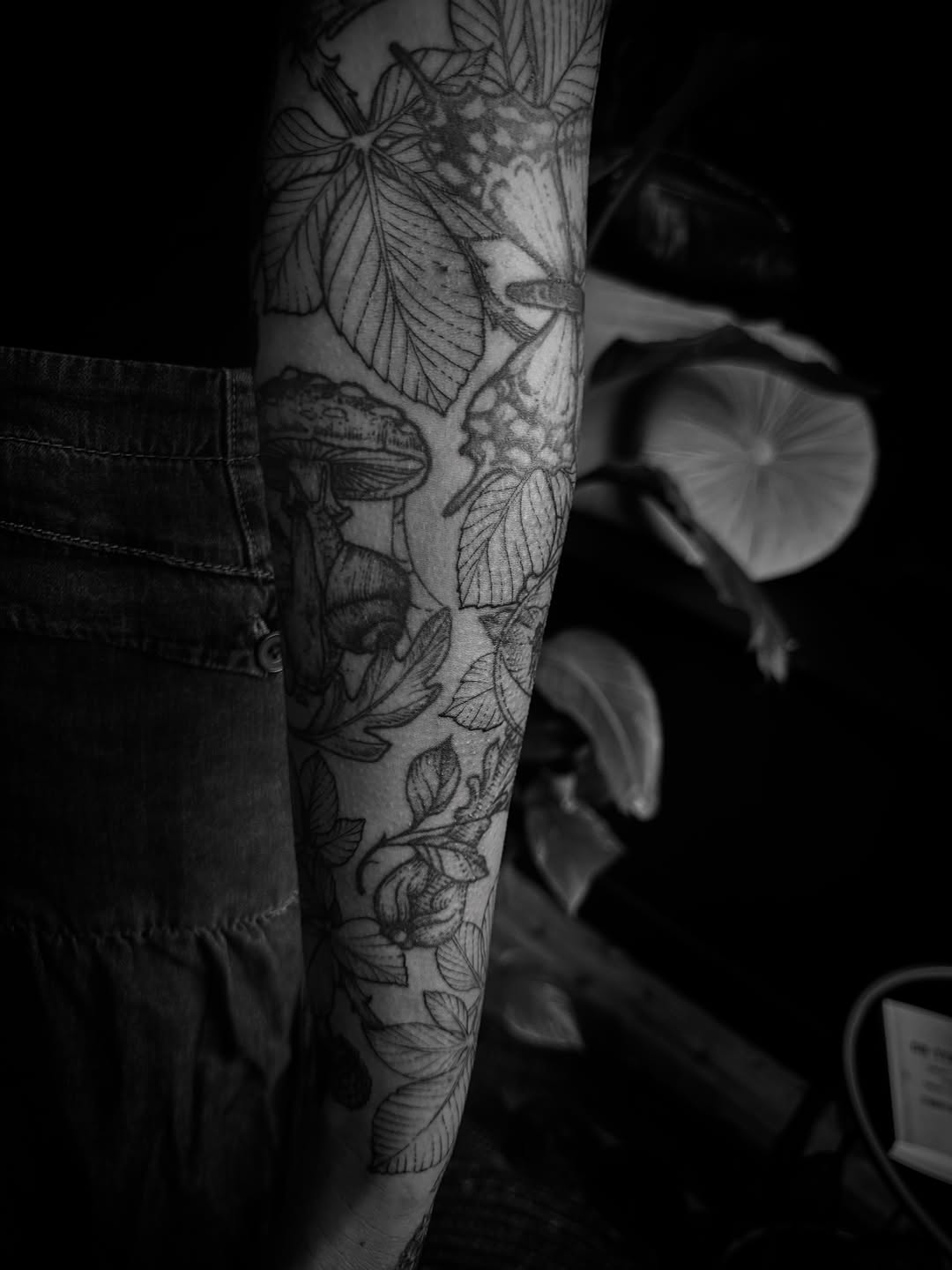 Tattoo by @desireedisarraytattoo — illustrative, black_and_grey