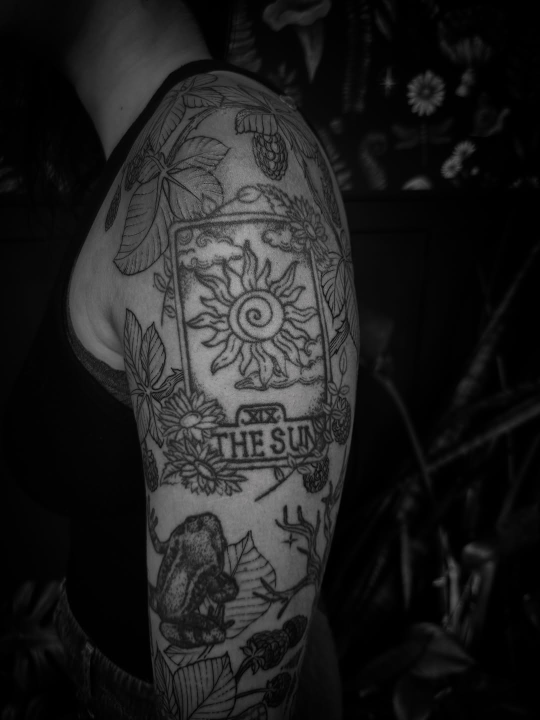 Tattoo by @desireedisarraytattoo — illustrative, black_and_grey