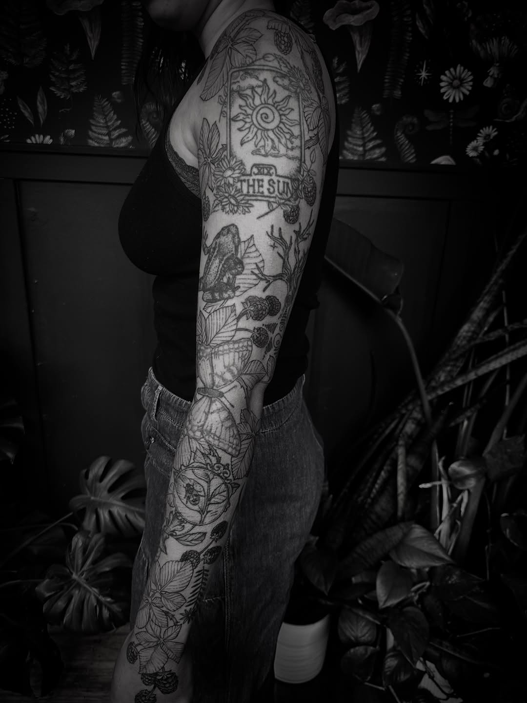 Tattoo by @desireedisarraytattoo — illustrative, black_and_grey