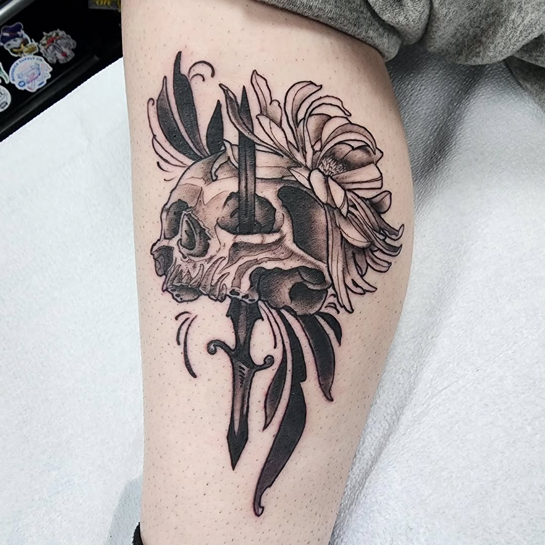 Tattoo by @robg_lovertattoos โ black_and_grey