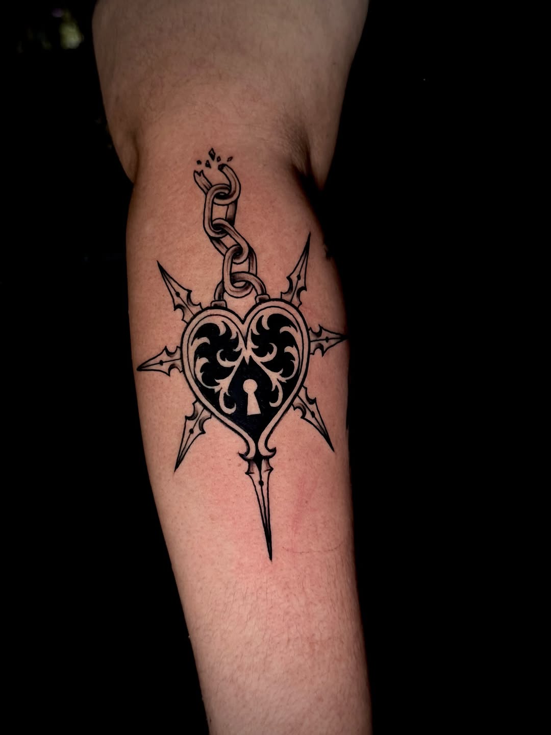 Tattoo by @desolate_tattoos — blackwork, illustrative