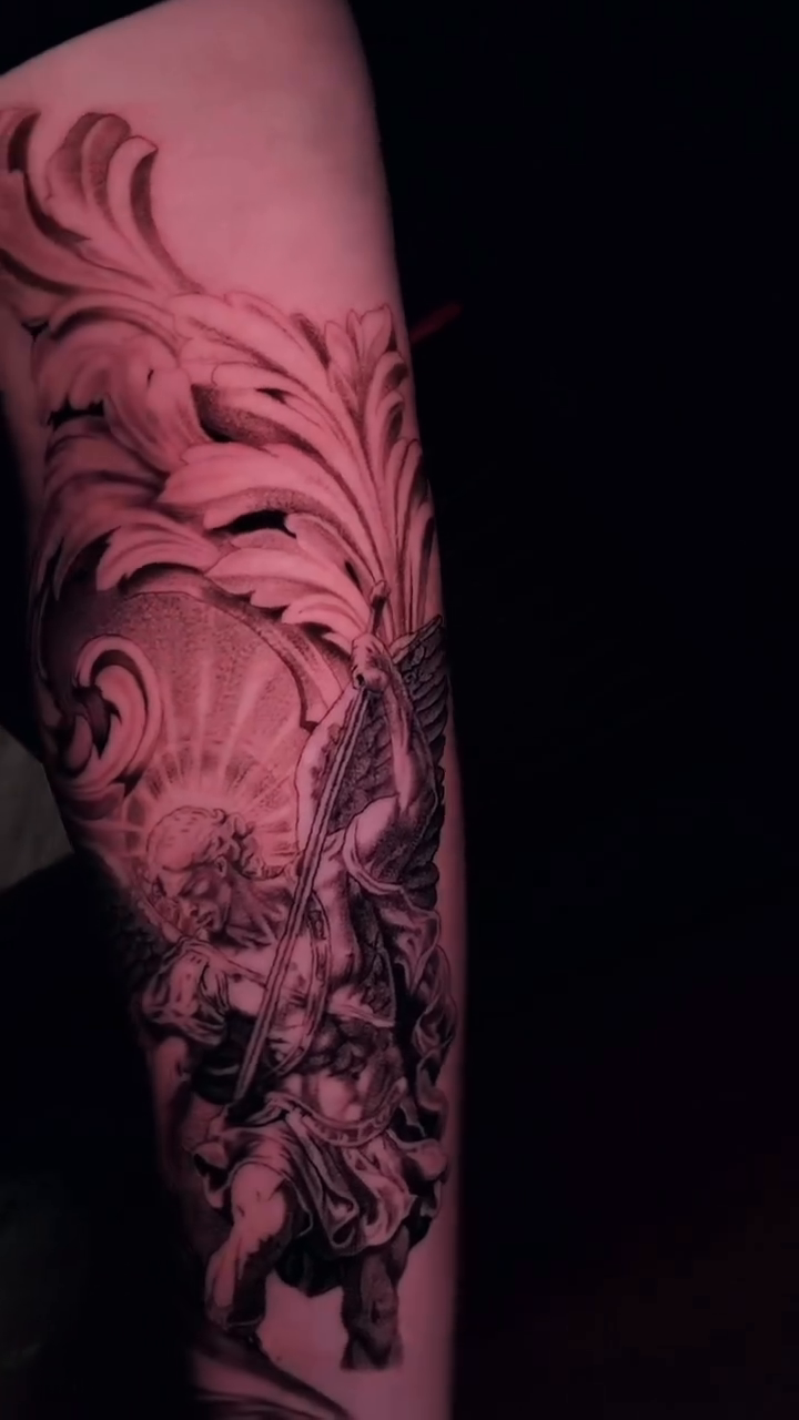 Tattoo by @chatos_tinta — black_and_grey, realism