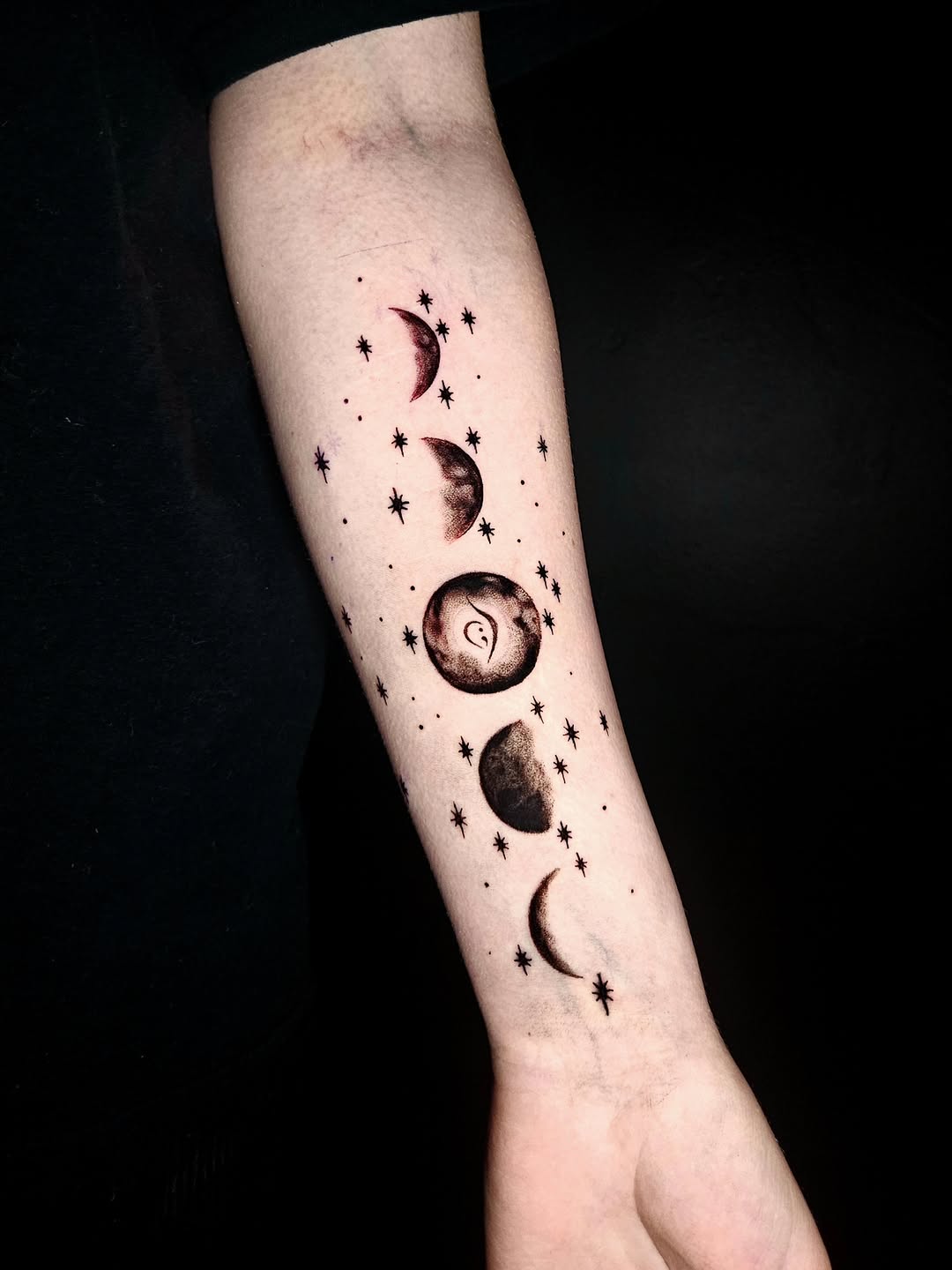 Tattoo by @vampire.varona — fine_line, illustrative