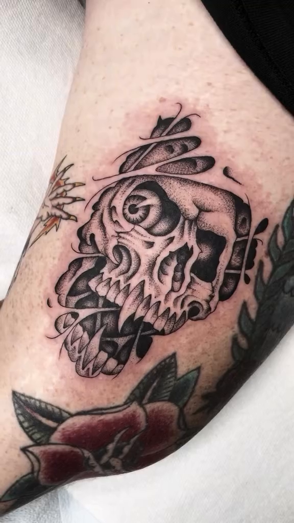 Tattoo by @dakotatattoo — black_and_grey, illustrative