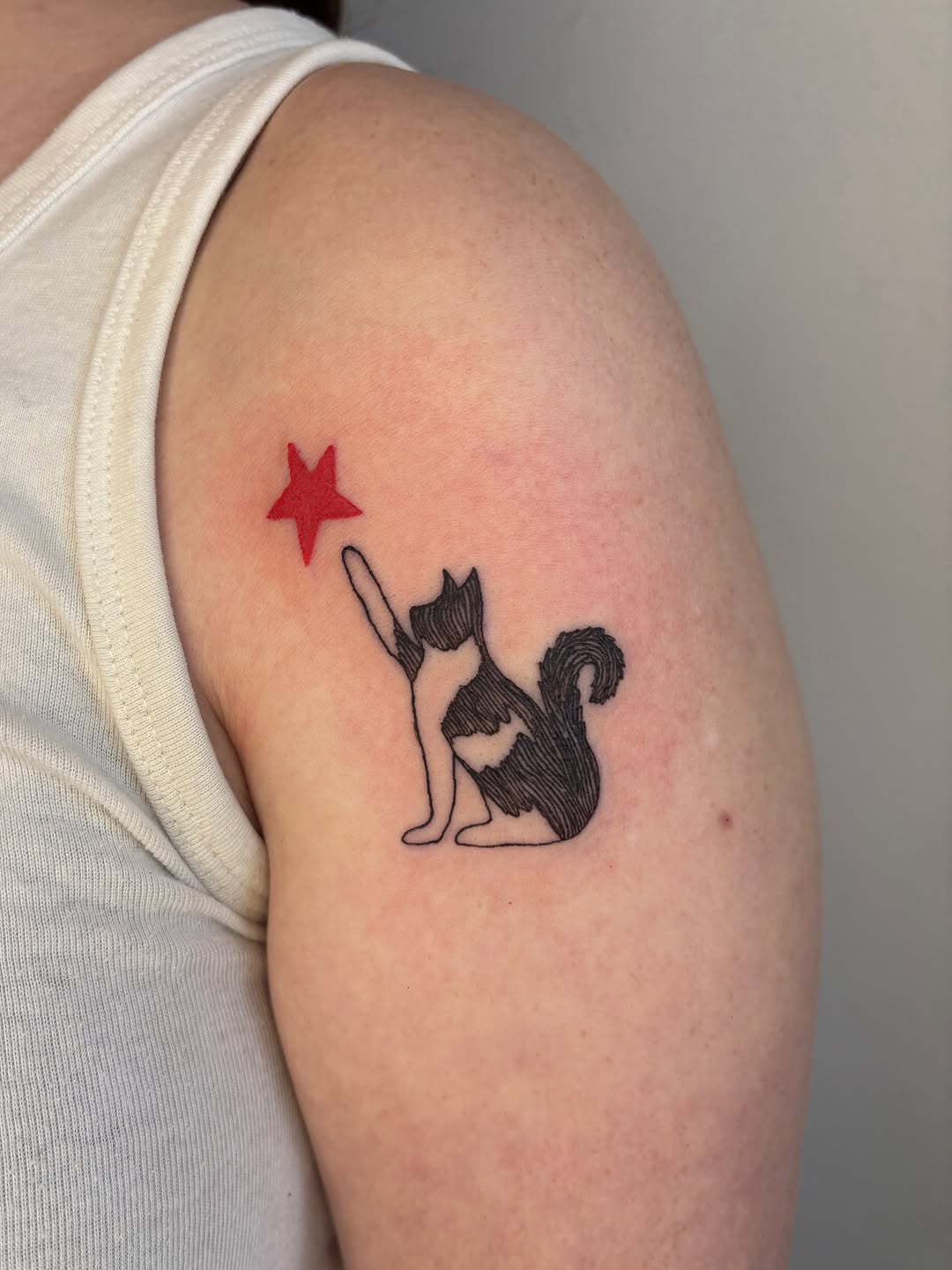 Tattoo by @tattoodlz — fine_line