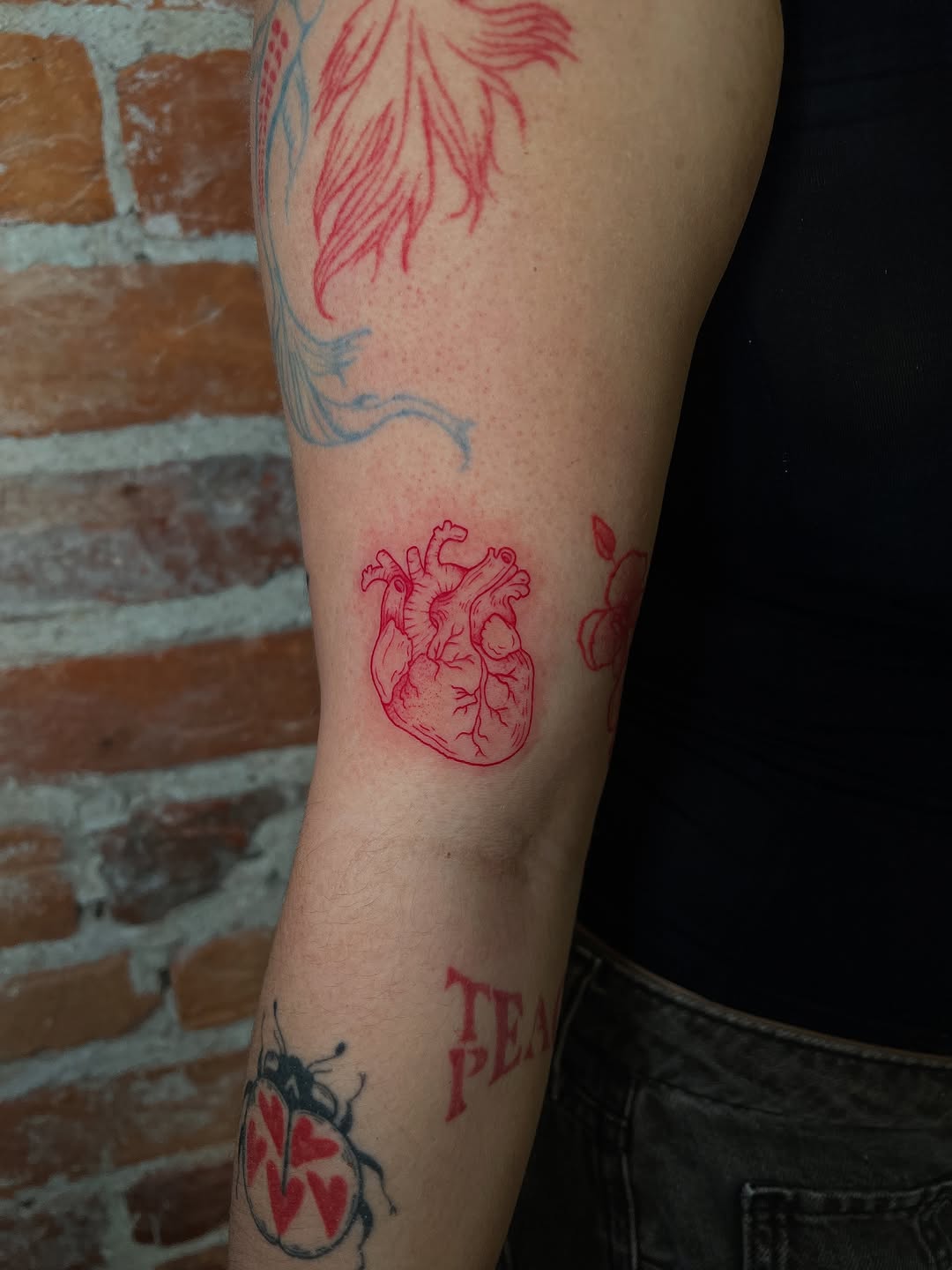 Tattoo by @uncomfycomfort โ illustrative, fine_line