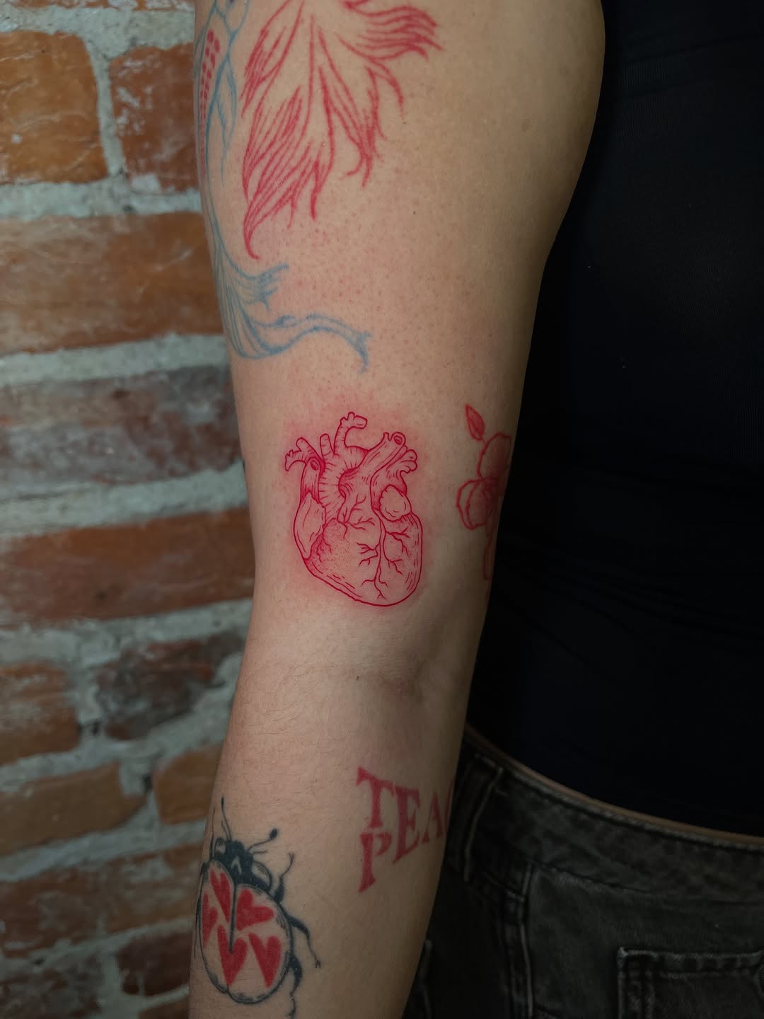 Tattoo by @uncomfycomfort โ illustrative, fine_line