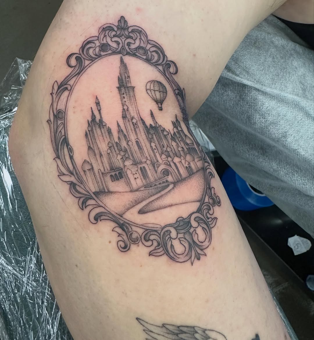 Tattoo by @lynds_tattoo โ black_and_grey