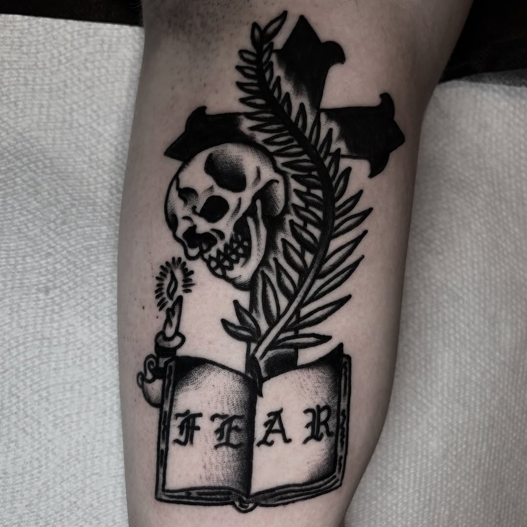 Tattoo by @chavolui_tattoos — american_traditional, blackwork