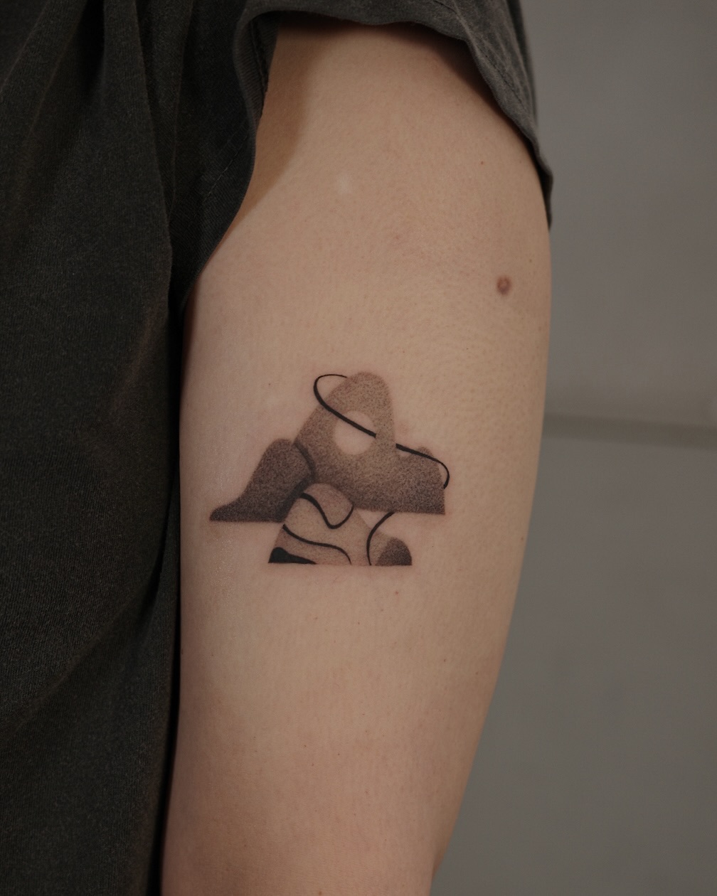 Tattoo by @ginseng.ink — illustrative, geometric