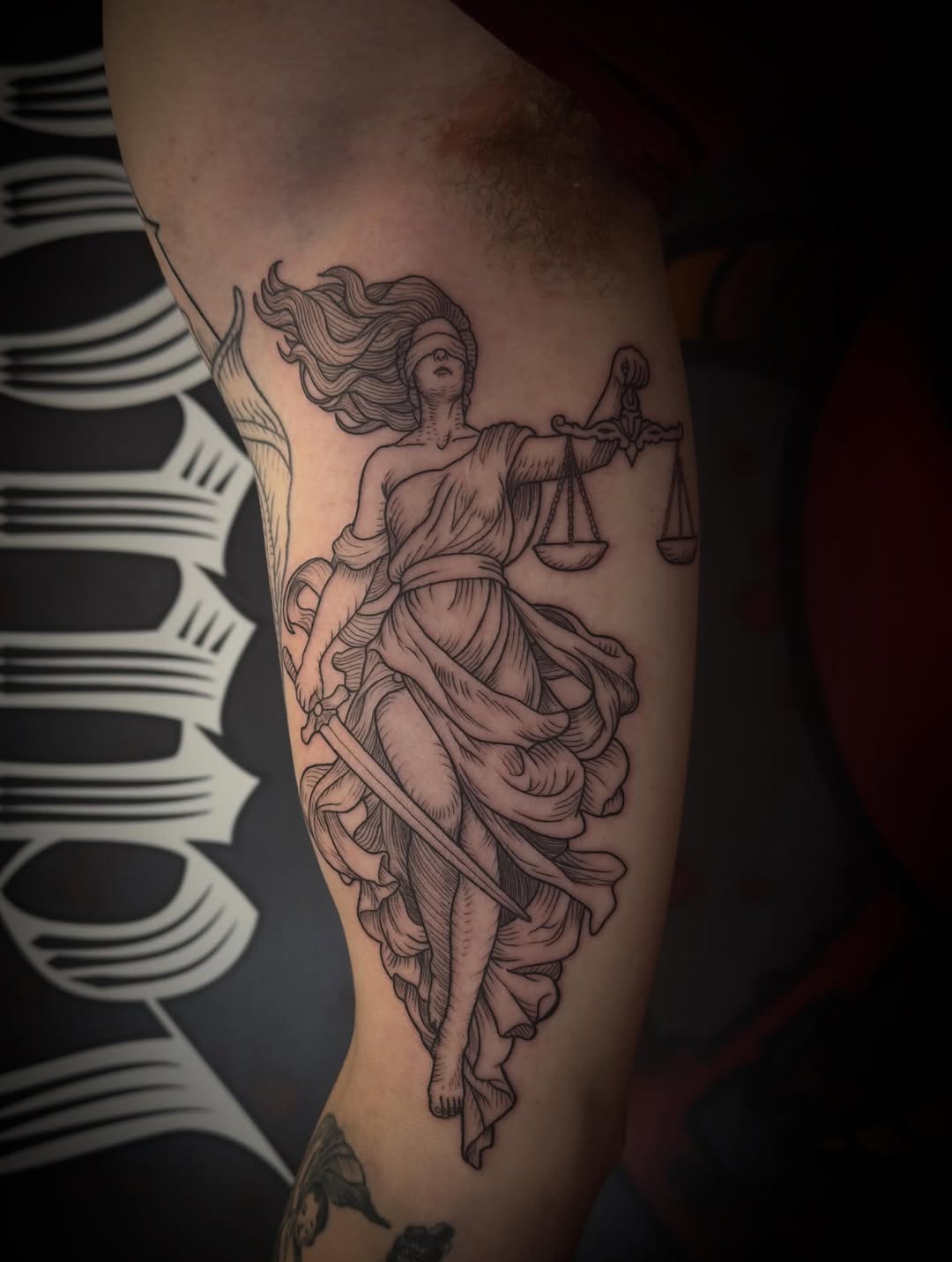 Tattoo by @acetats._ — black_and_grey, illustrative