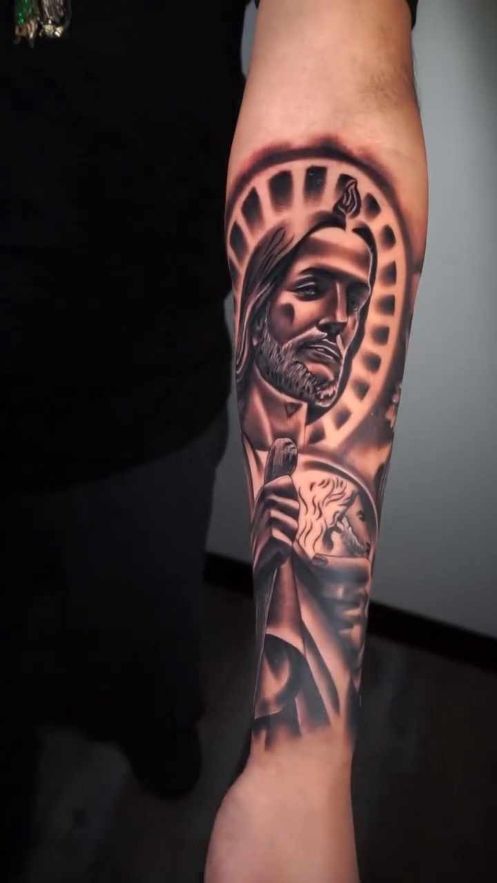 Tattoo by @aaron.tattoos — black_and_grey, realism