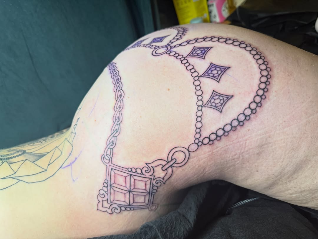 Tattoo by @ladywilson.tattoo โ ornamental, fine_line