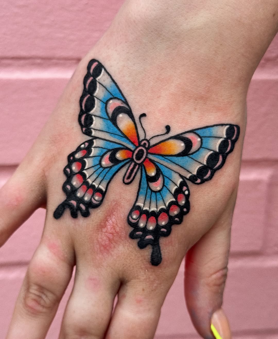 Tattoo by @littlelaurtattoos โ american_traditional