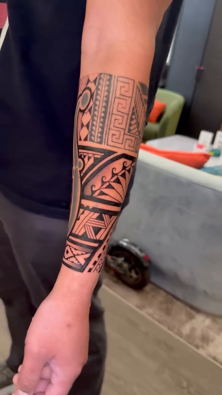Tattoo by @ivyleetattoo โ tribal, geometric