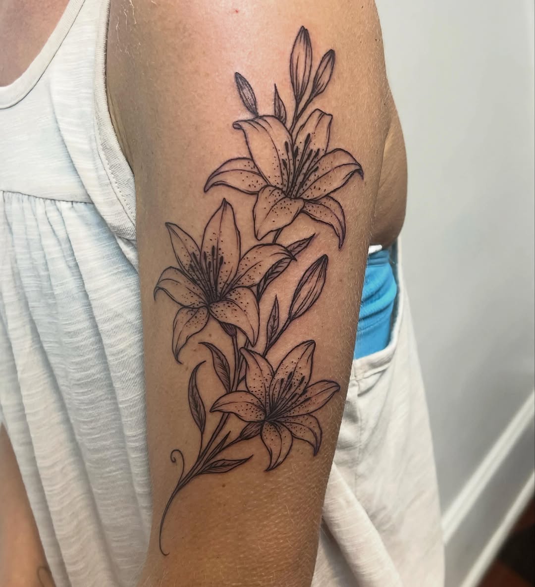 Tattoo by @amberrose.tattoos — fine_line