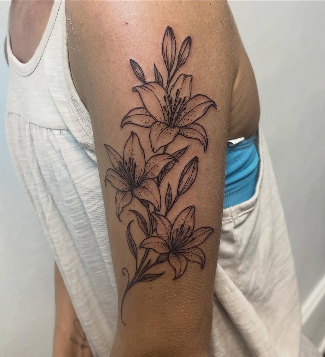 Tattoo by @amberrose.tattoos — fine_line