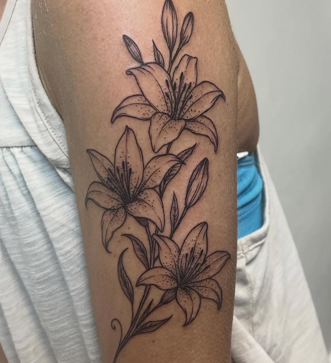 Tattoo by @amberrose.tattoos — fine_line
