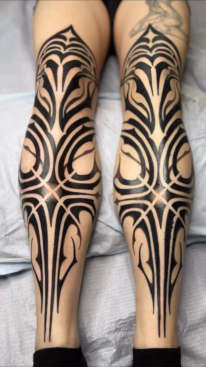 Tattoo by @katnoirink โ blackwork, geometric