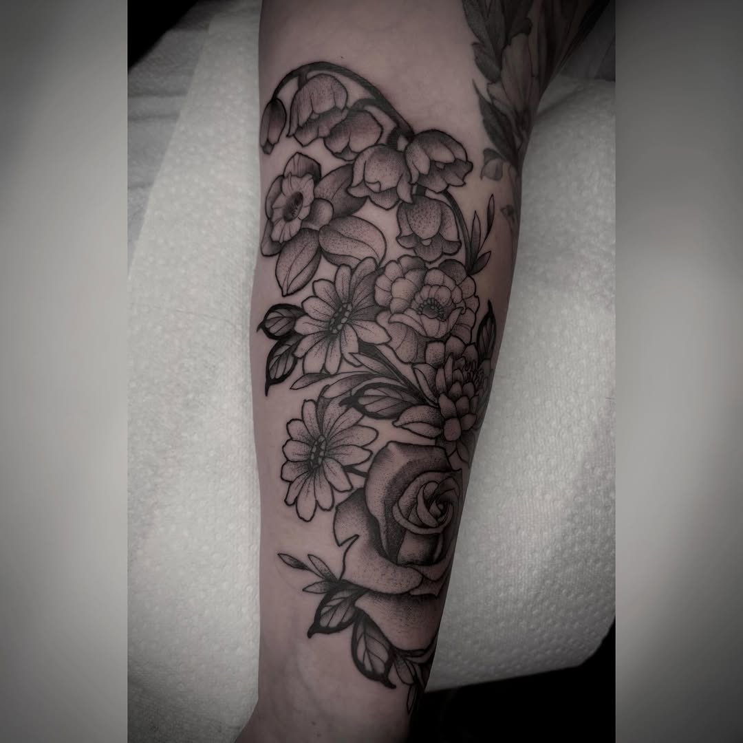 Tattoo by @alyssaquick__ — black_and_grey, illustrative