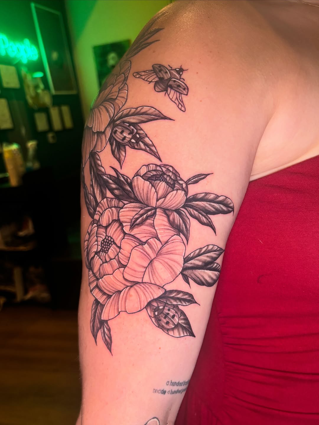 Tattoo by @kiwi.tatties — black_and_grey, illustrative