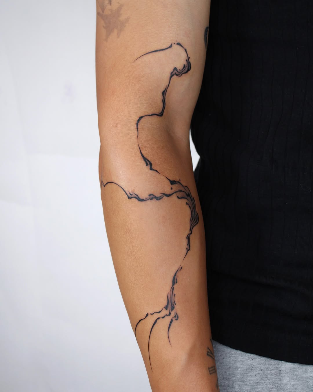 Tattoo by @tatpiaooo — illustrative, fine_line