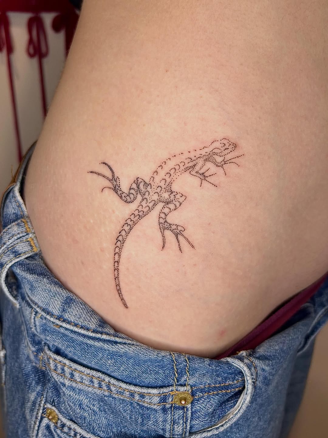 Tattoo by @nicoletty_ — dotwork, fine_line