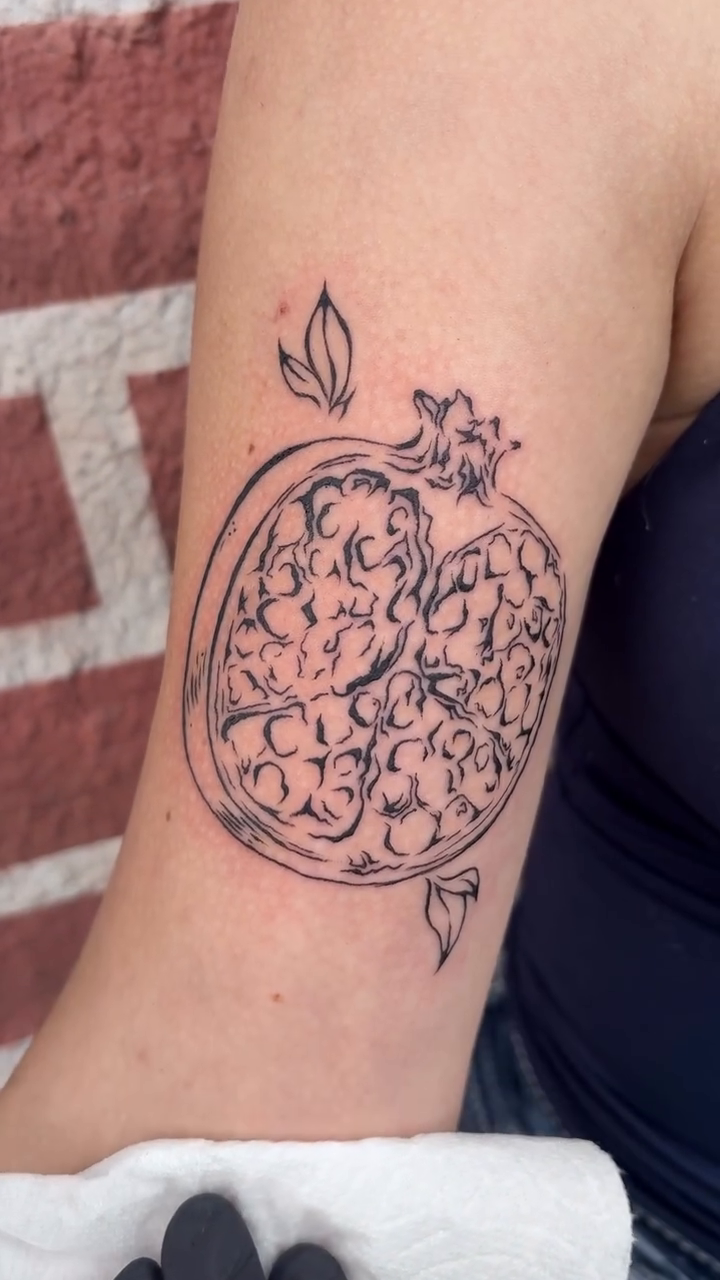 Tattoo by @lifeiscitrus — black_and_grey