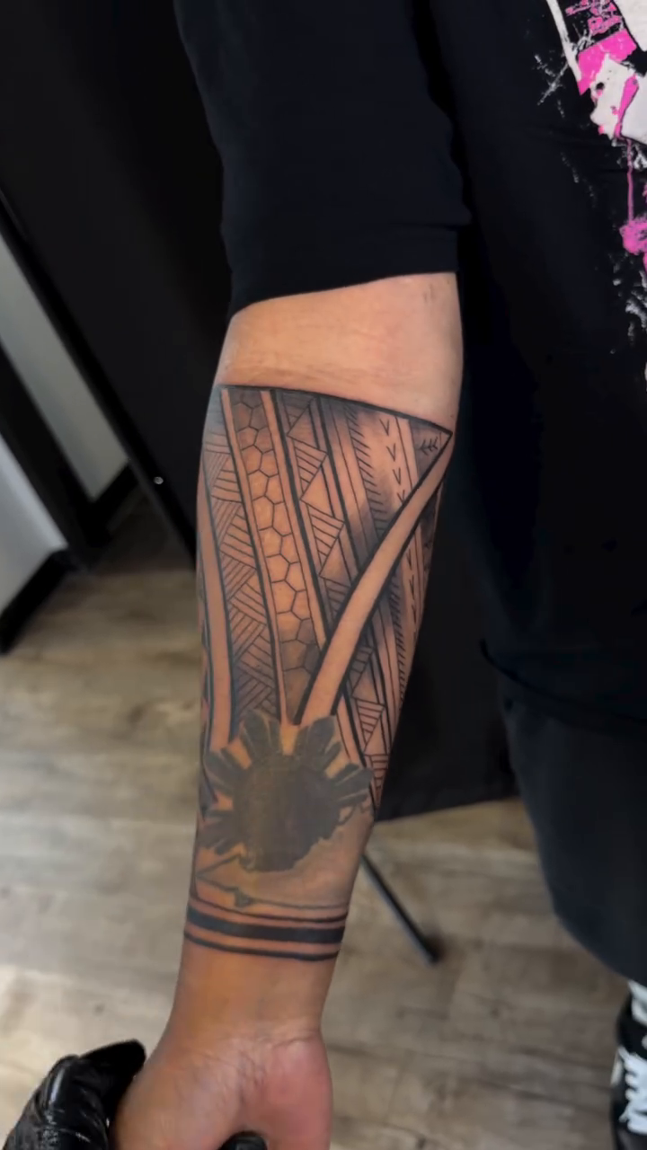Tattoo by @chinotheinkman — tribal, geometric