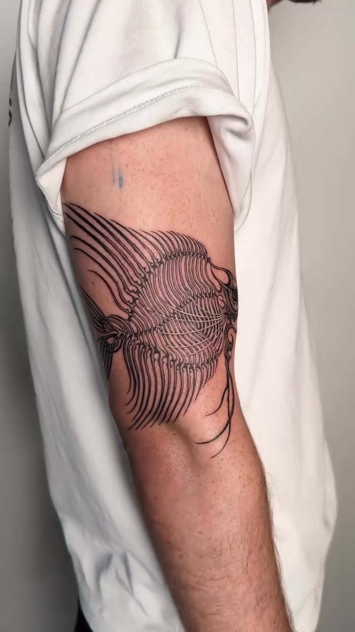 Tattoo by @minblackwork โ geometric, fine_line