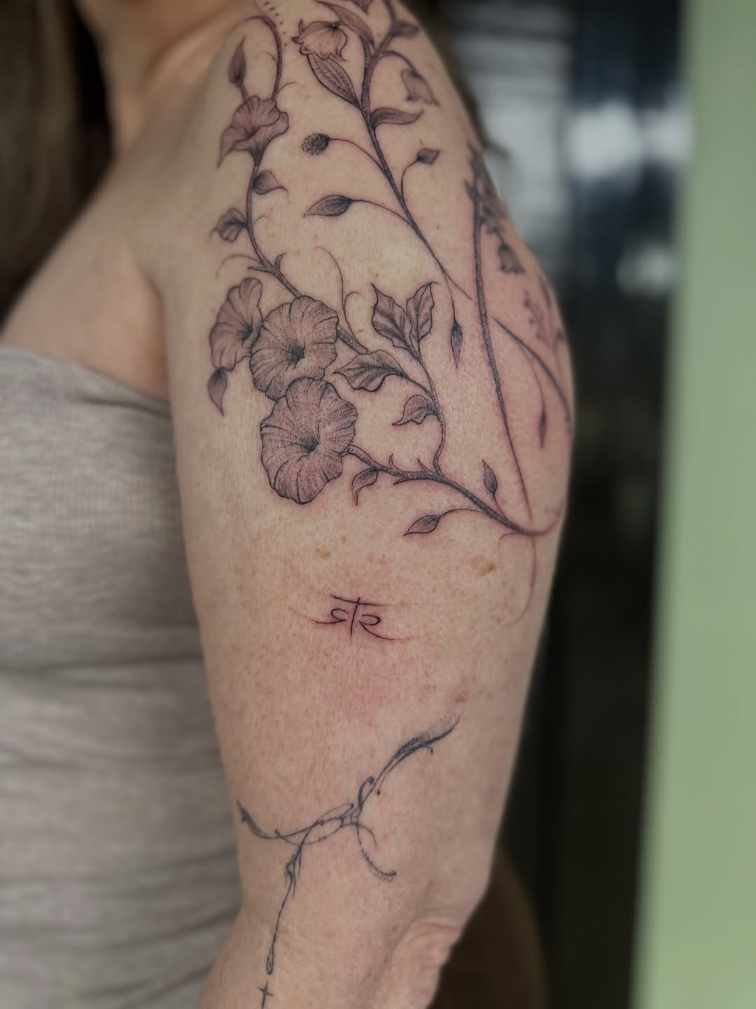 Tattoo by @tattoosbyric — fine_line