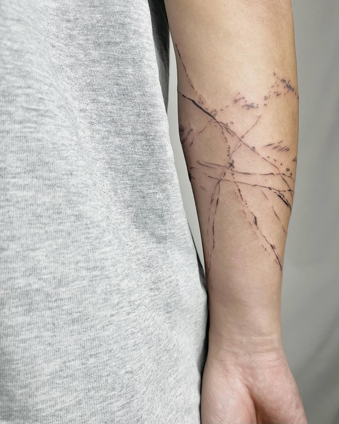 Tattoo by @tt.vetta — fine_line, sketch