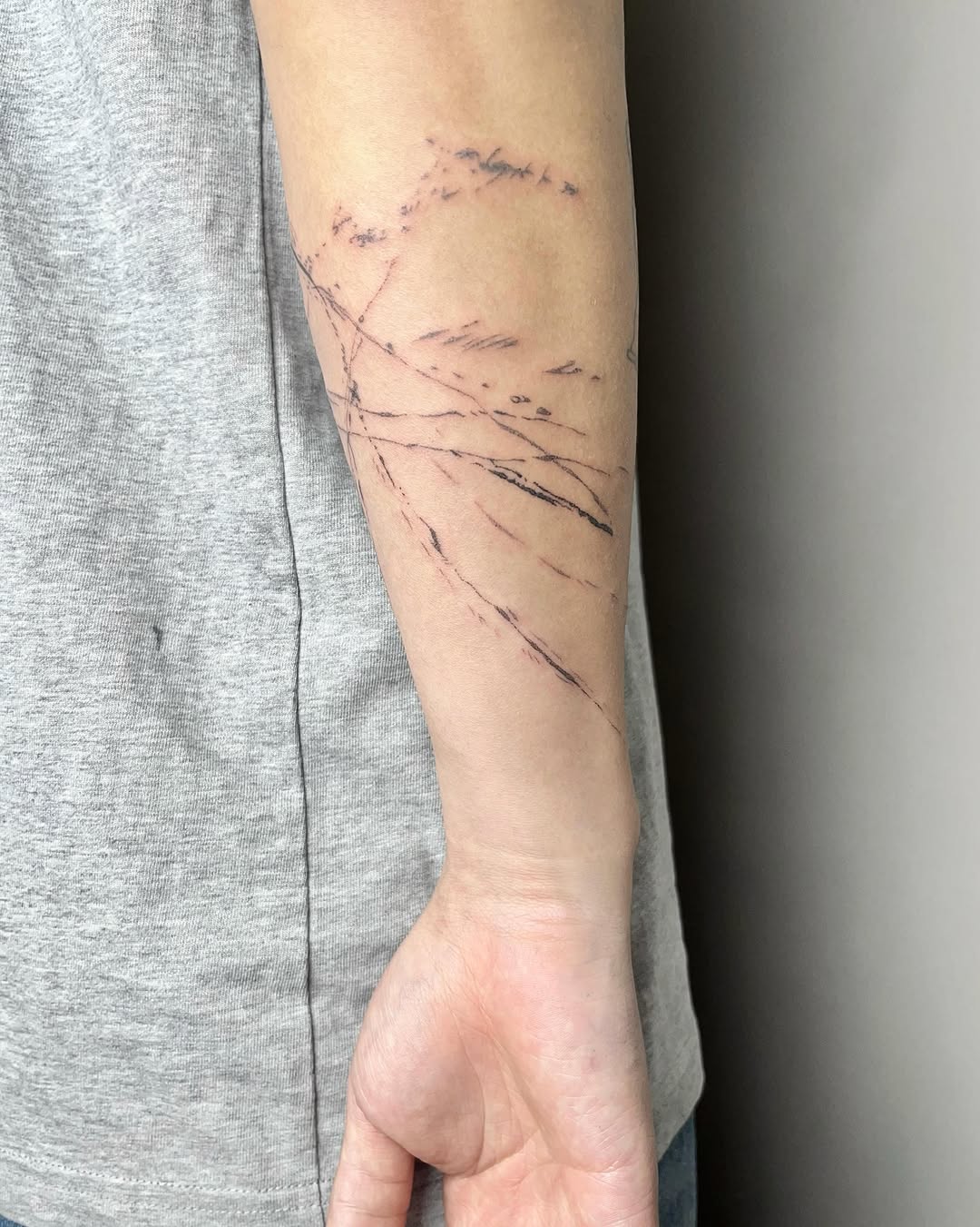 Tattoo by @tt.vetta — fine_line, sketch