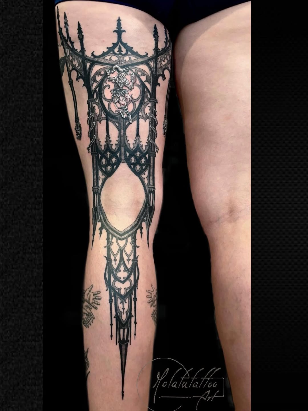 Tattoo by @molatutattoo — blackwork