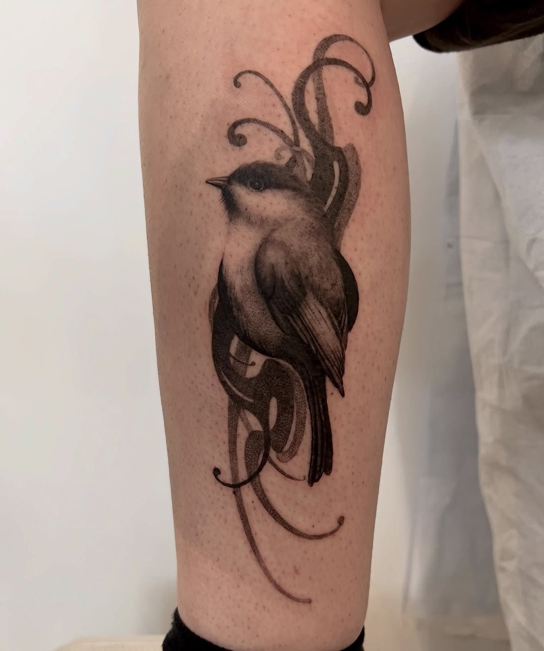 Tattoo by @juliannamenna — black_and_grey