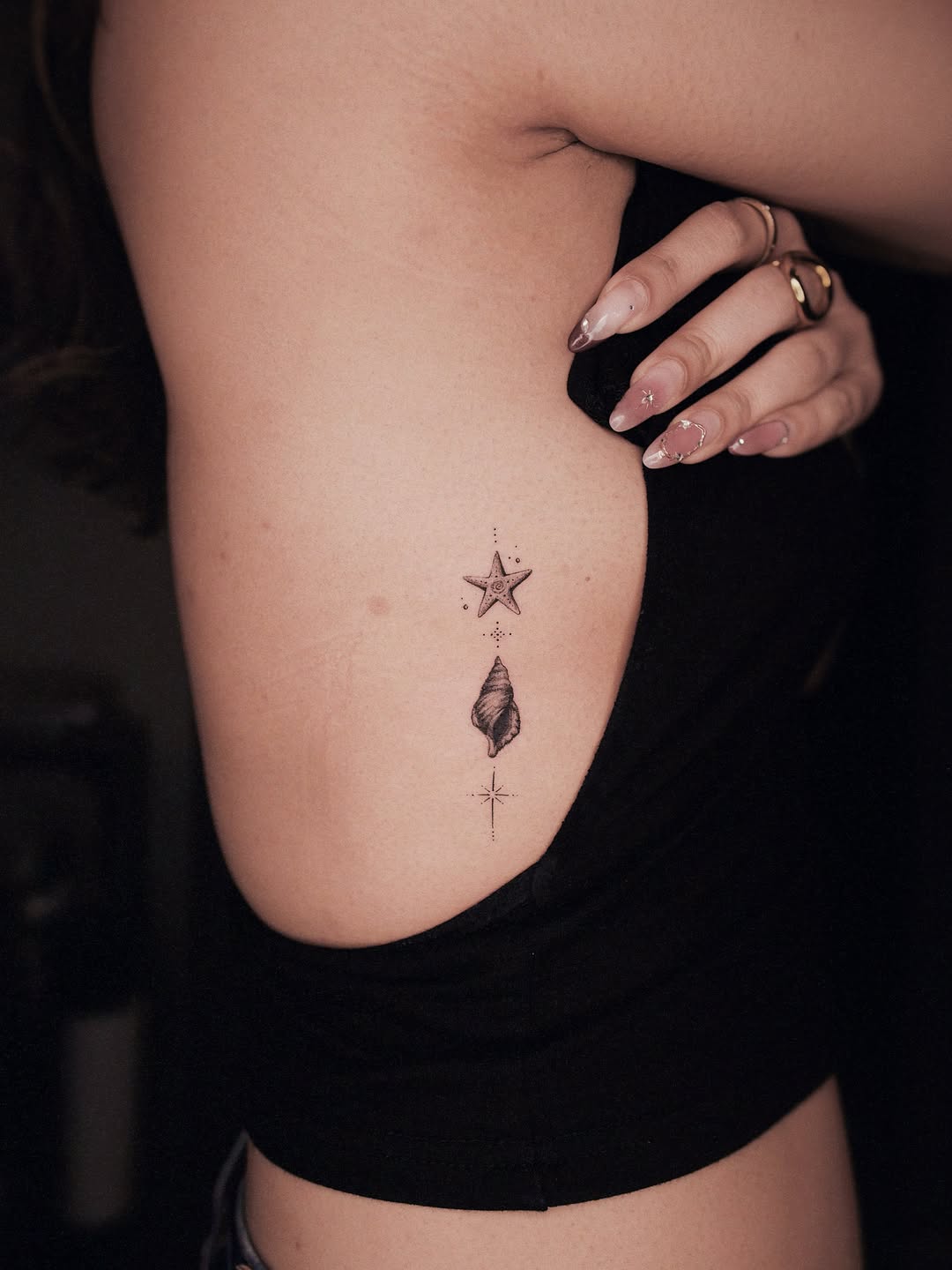 Tattoo by @19_tattooer โ fine_line, minimalist