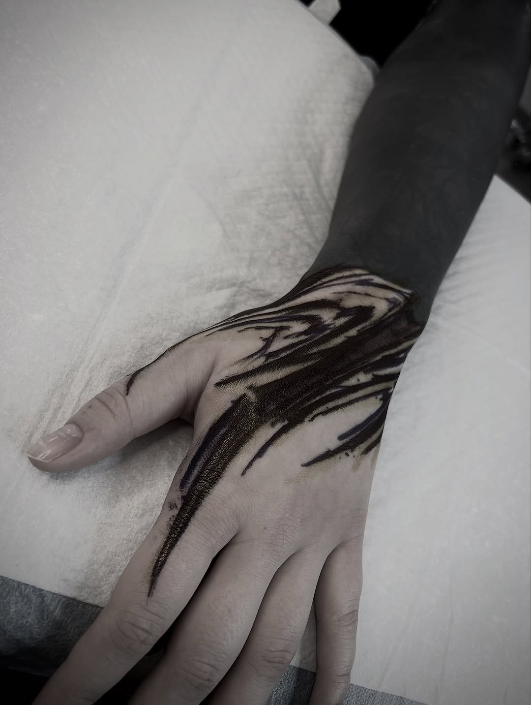 Tattoo by @platellina_ink — blackwork