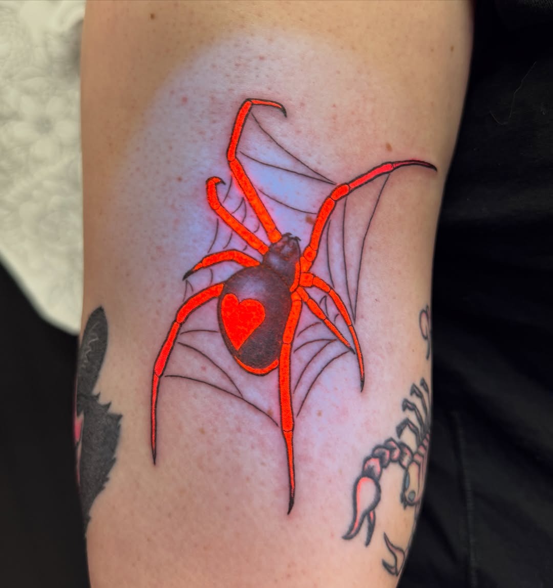 Tattoo by @lizglitztattoo — illustrative, neo_traditional