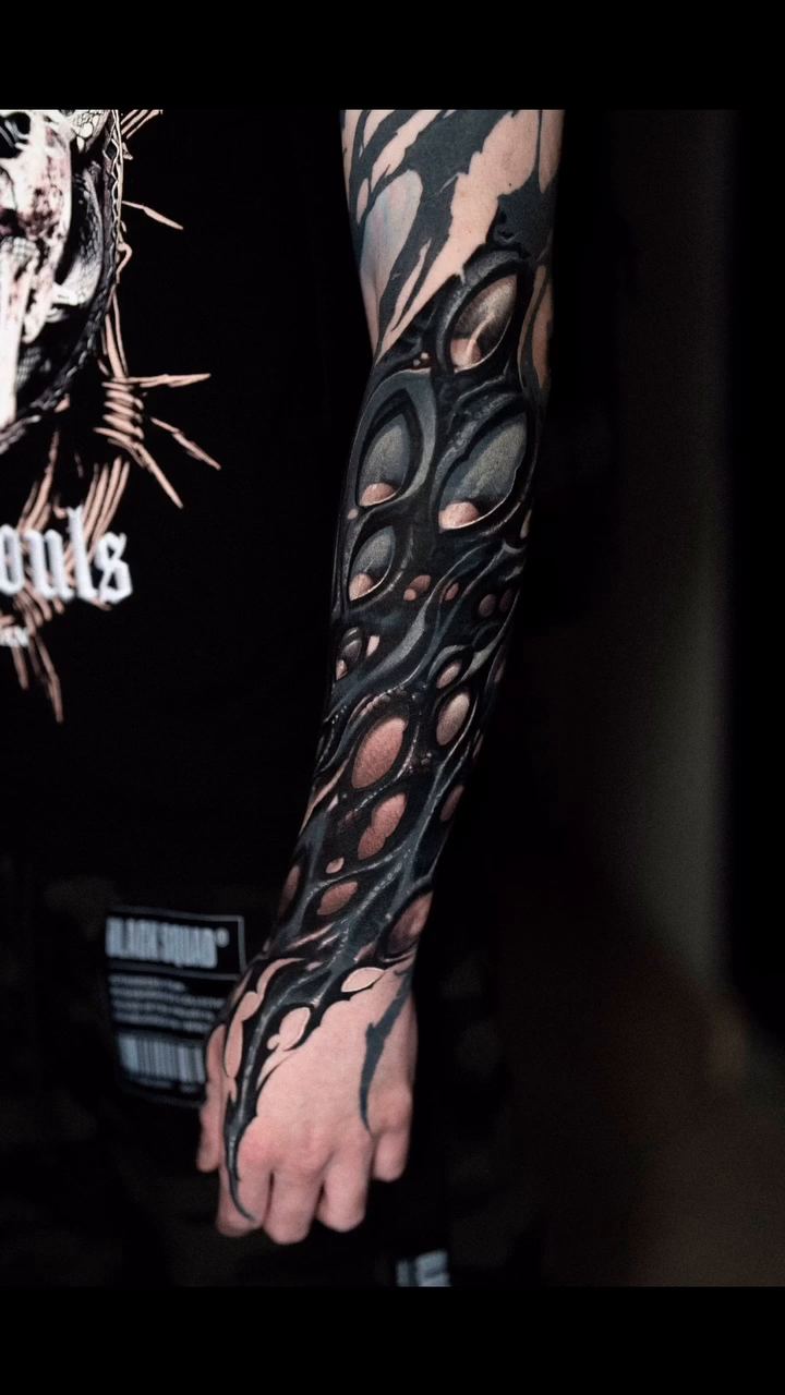 Tattoo by @victorportugal — blackwork