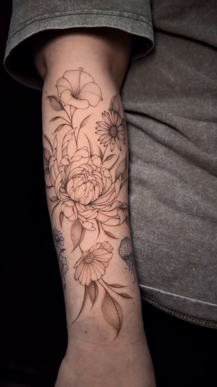 Tattoo by @inkedbyfrida โ illustrative, black_and_grey