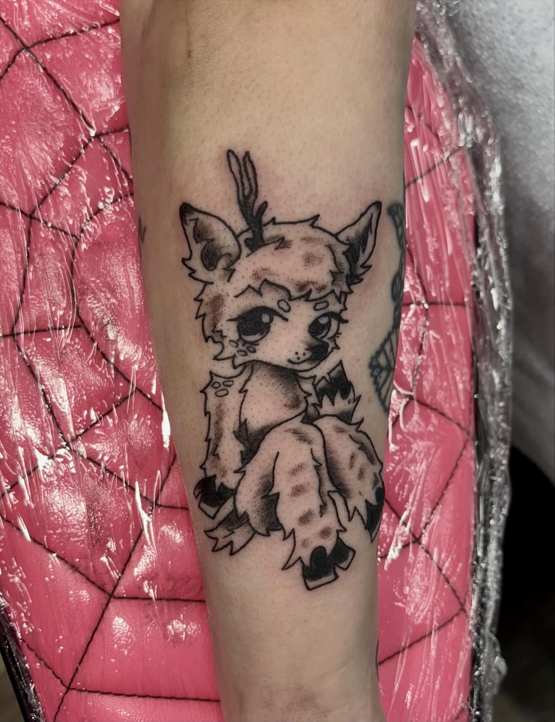 Tattoo by @starxscribbles — black_and_grey