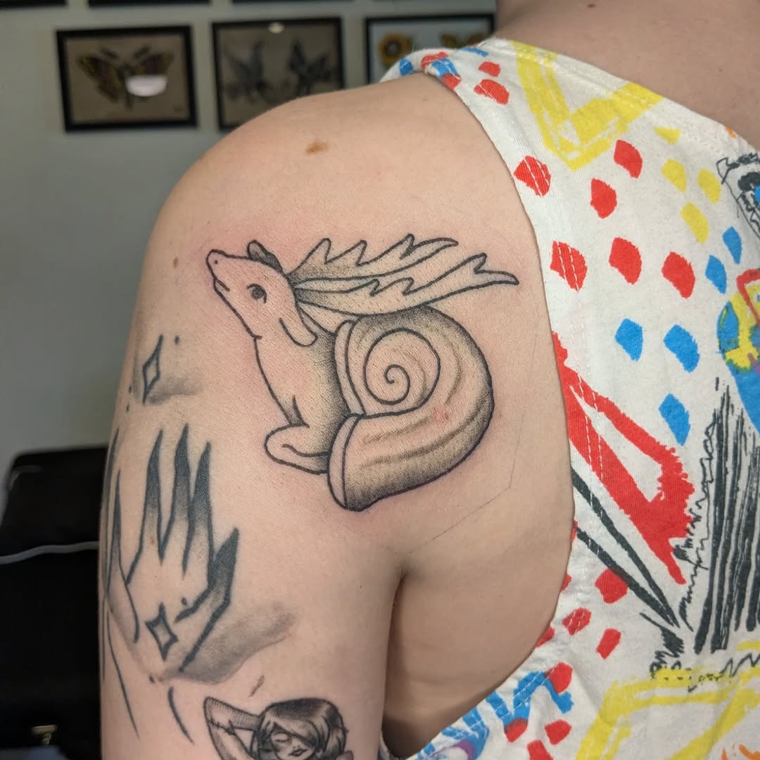 Tattoo by @snakesinmydreams โ illustrative