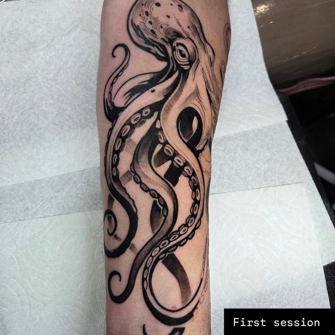 Tattoo by @yvetteartist33 — black_and_grey, illustrative