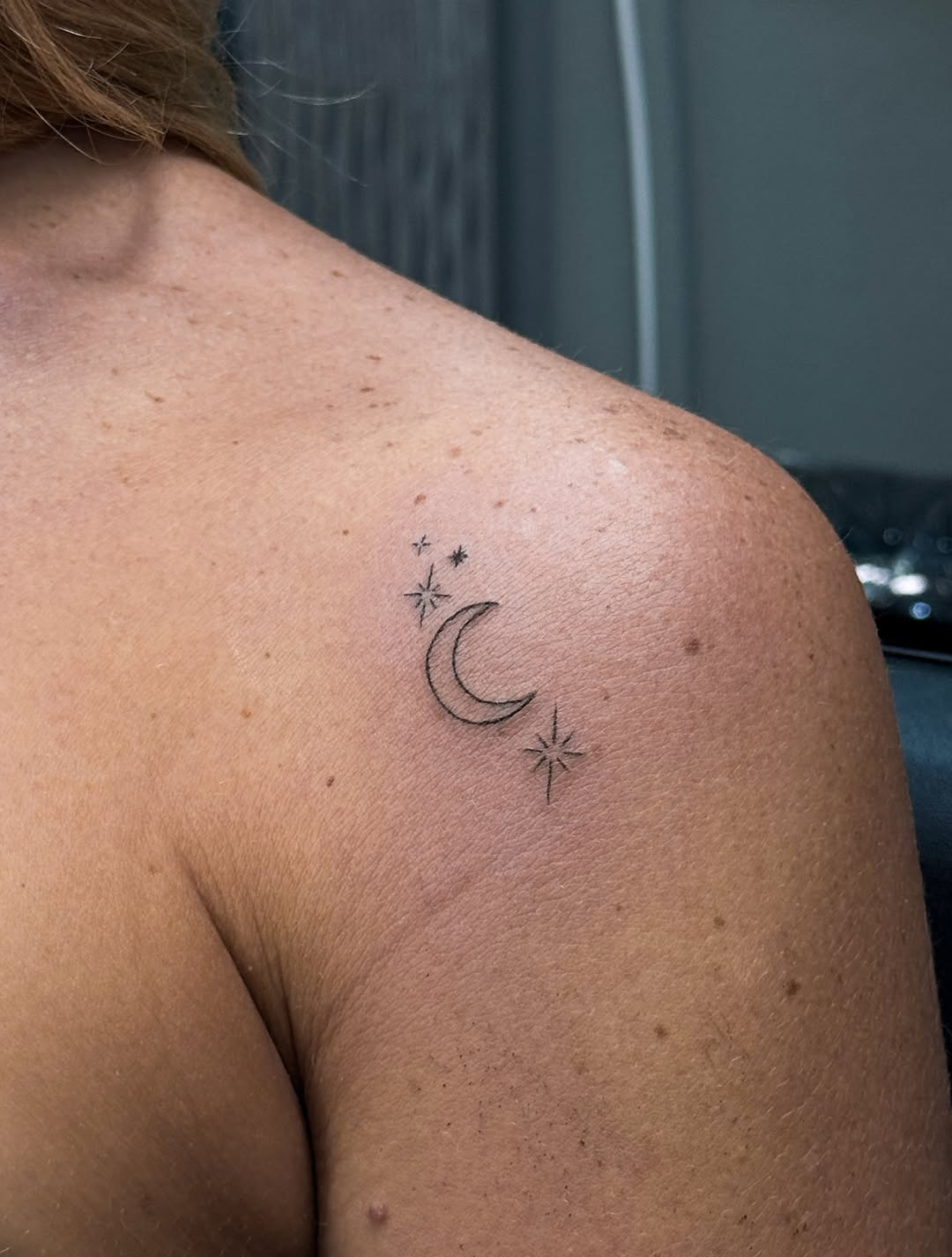 Tattoo by @tiagobrittotattoo โ fine_line, minimalist