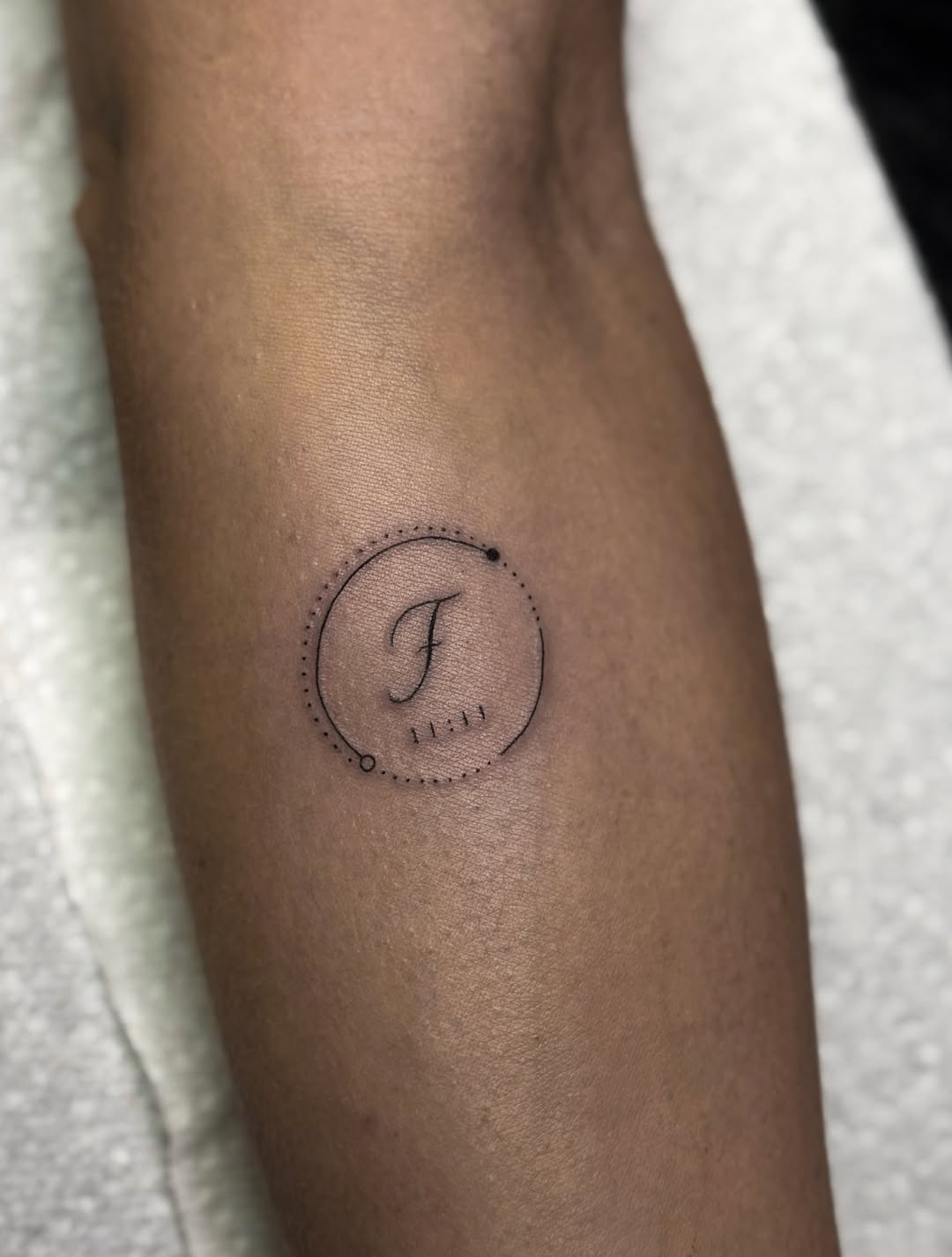 Tattoo by @tiagobrittotattoo โ fine_line, minimalist