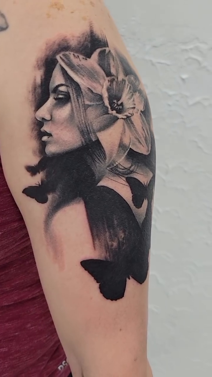 Tattoo by @lizvonborden โ black_and_grey, realism