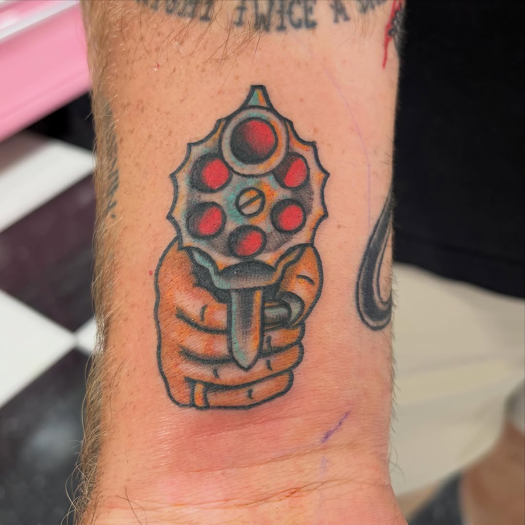 Tattoo by @laurencaldwelltattoo — american_traditional